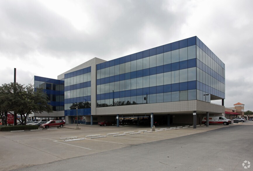 Primary Photo Of 5930 Lyndon B Johnson Fwy, Dallas Office For Lease