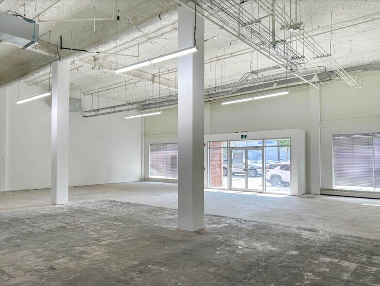 More Photos Of 255 2nd Av N, Saskatoon Office For Lease