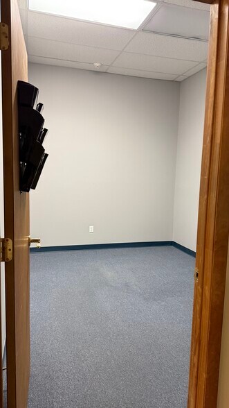 More Photos Of 5144-5174 College Corner Pike, Oxford Freestanding For Lease