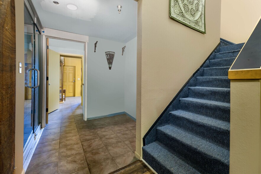 More Photos Of 12150 Charles Dr, Grass Valley Warehouse For Sale