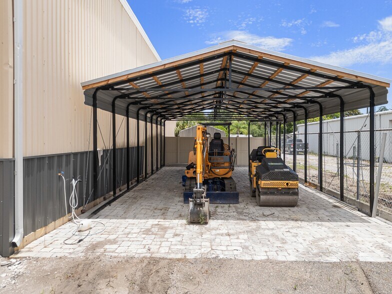 More Photos Of 1725 Cogswell St, Rockledge Warehouse For Lease