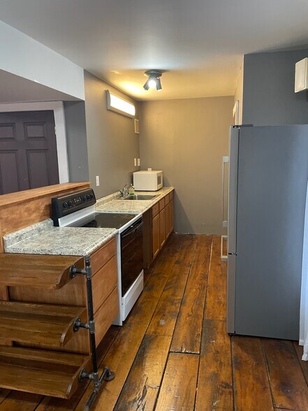 More Photos Of 6452-6456 Collamer Rd, East Syracuse Storefront Retail Residential For Lease