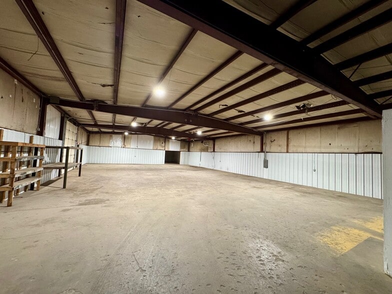 More Photos Of 8516 W Reno Ave, Oklahoma City Manufacturing For Sale