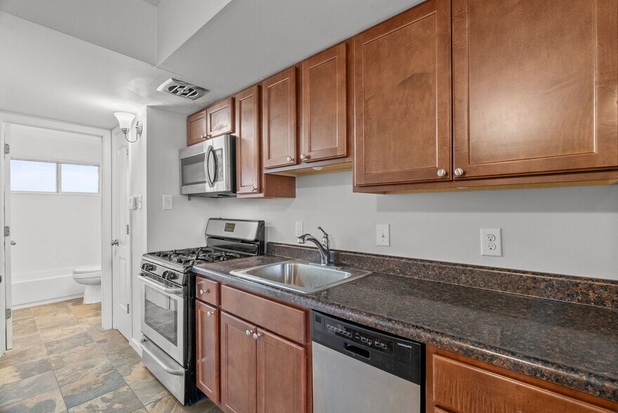 More Photos Of 5225 Southwest Ave, Saint Louis Apartments For Sale
