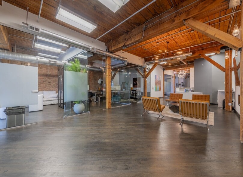 More Photos Of 520 W Erie St, Chicago Office For Sale