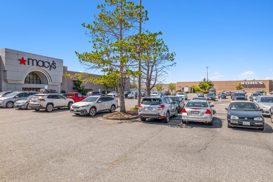 More Photos Of 1 Bellis Fair Pky, Bellingham General Retail For Lease