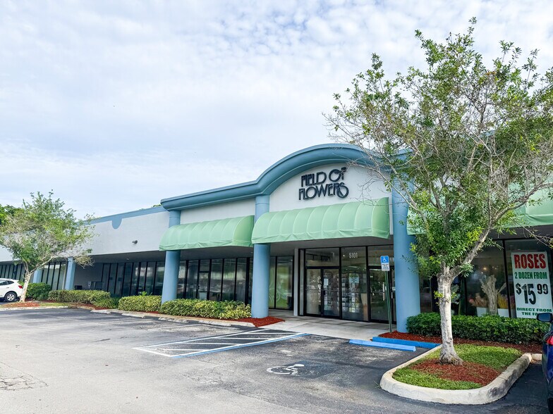 Primary Photo Of 5101-5195 S University Dr, Davie Unknown For Lease
