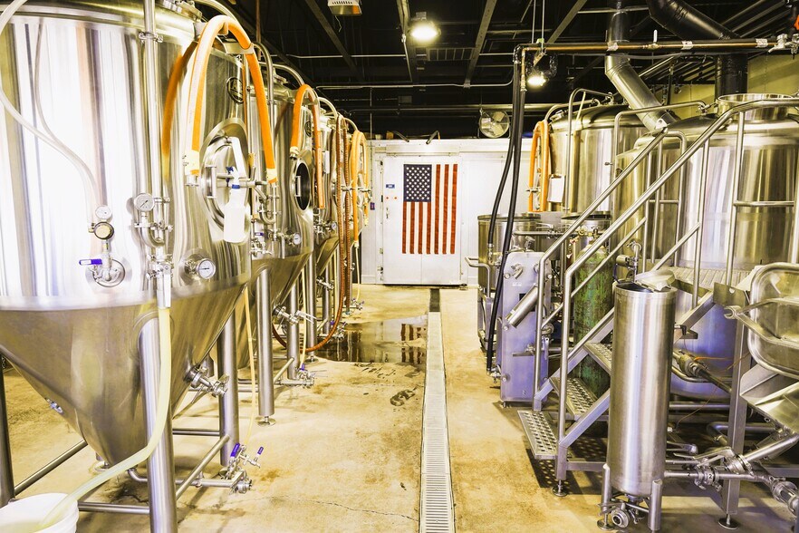 More Photos Of 194 SE Main St, Winston Flex For Sale