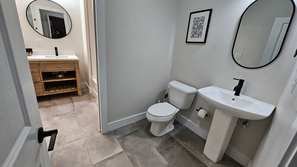 More Photos Of 22 S Main St, Miamisburg Storefront Retail Residential For Lease