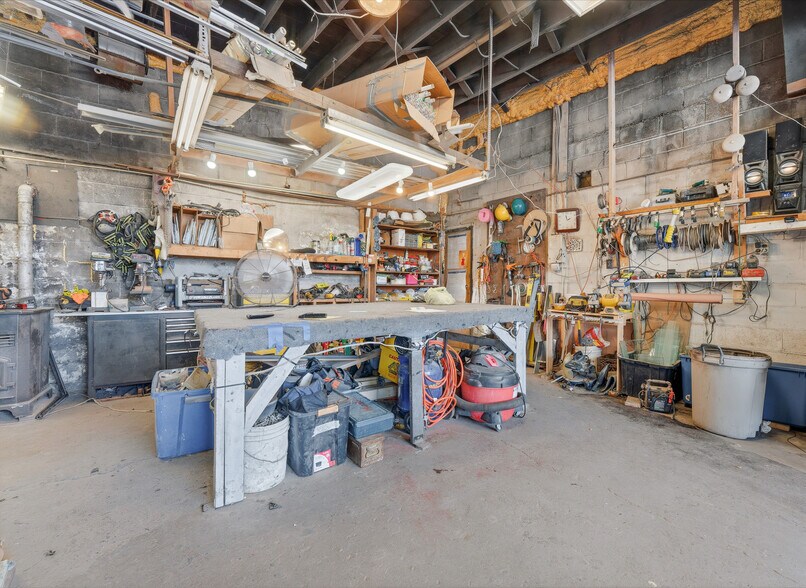 More Photos Of 365-371 S Mount Vernon Ave, Uniontown Freestanding For Sale