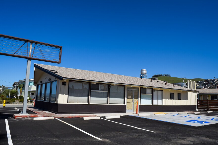 Primary Photo Of 2490 Main St, Morro Bay Restaurant For Sale