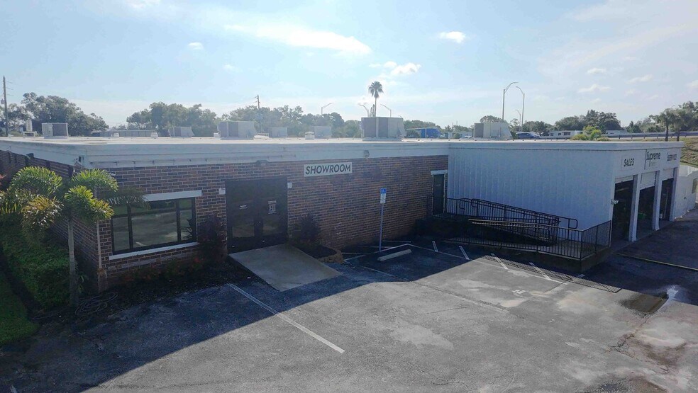 More Photos Of 7490 N 36th St, Pinellas Park Loft Creative Space For Lease