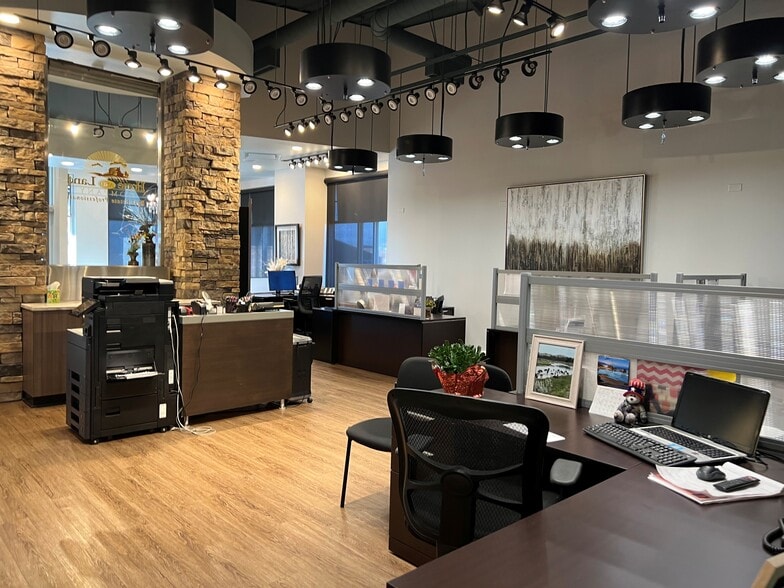 More Photos Of 269 16th St W, Dickinson Freestanding For Lease
