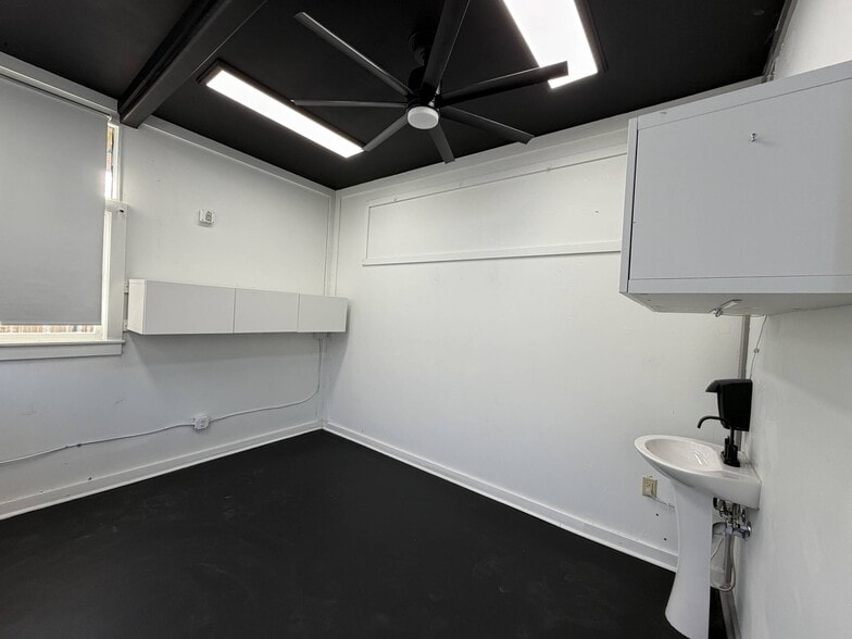 More Photos Of 5759 Princess Anne Rd, Virginia Beach Freestanding For Lease