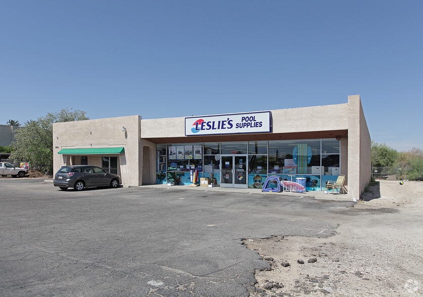 More Photos Of 5961-5971 N Oracle Rd, Tucson Freestanding For Lease