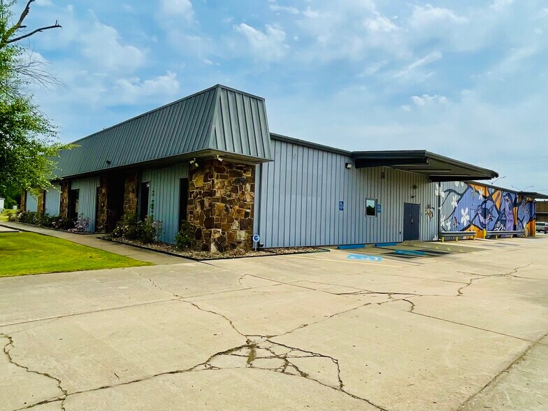 Primary Photo Of 3904 Ayers Rd, Fort Smith Warehouse For Sale