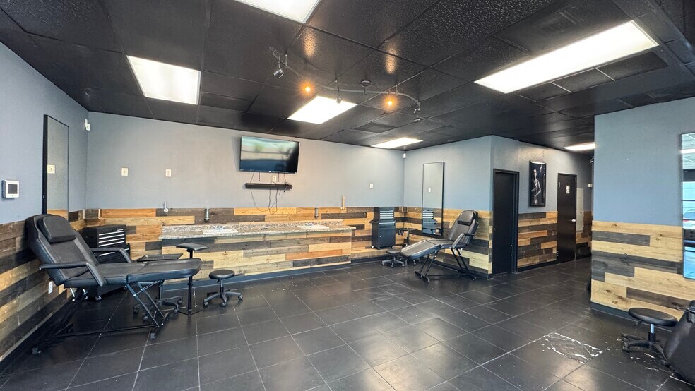 More Photos Of 8930 S Maryland Pky, Las Vegas General Retail For Lease