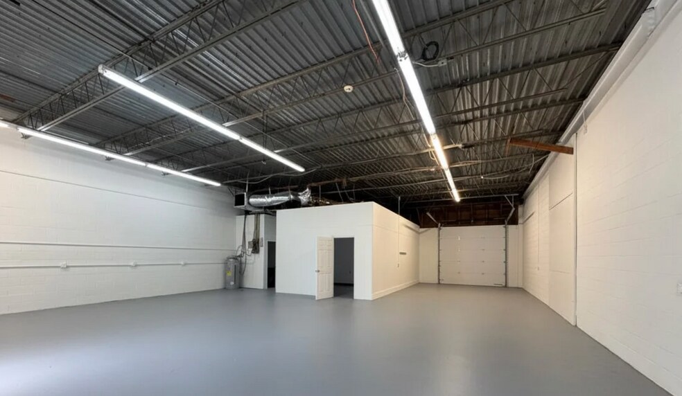 More Photos Of 2730-2738 N Graham St, Charlotte Flex For Lease
