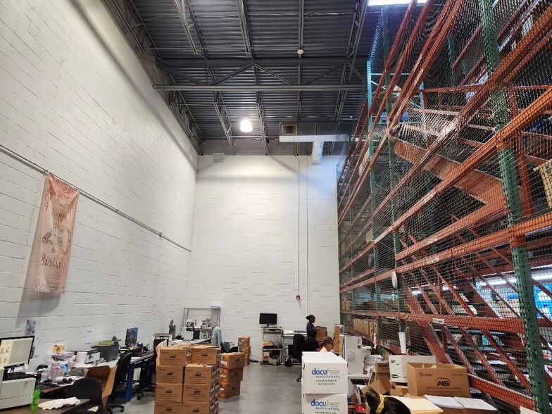More Photos Of 10617 Southern Loop Blvd, Pineville Light Manufacturing For Lease