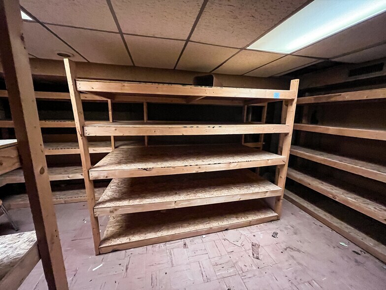 More Photos Of 6631 E Kellogg Dr, Wichita Office For Sale