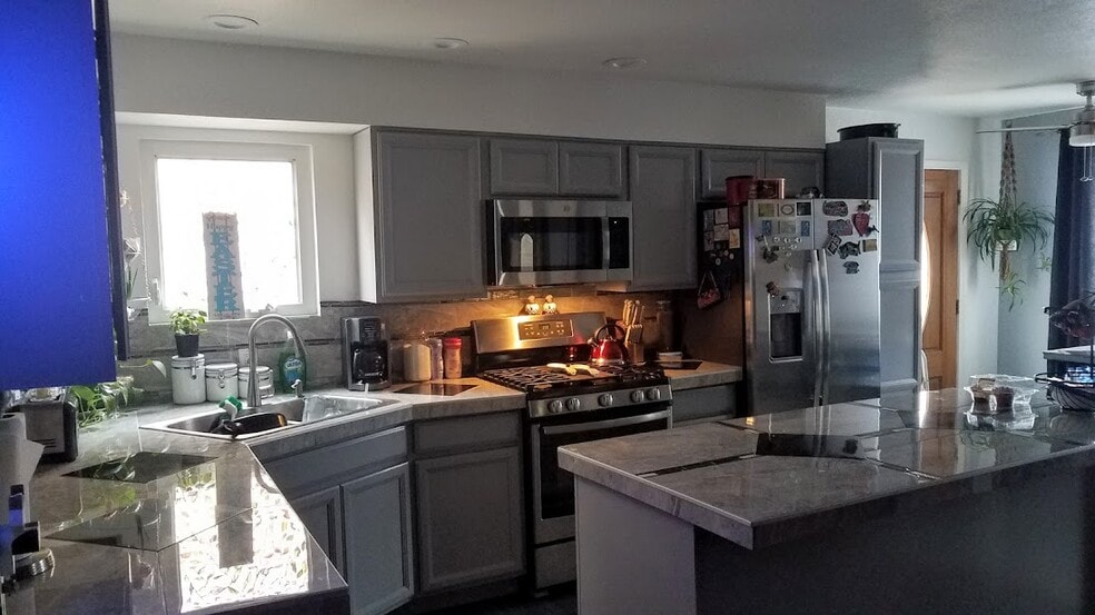 More Photos Of 2105 E Platte Ave, Colorado Springs Hotel For Sale