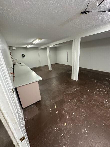 More Photos Of 716 Wesley Ave, Tarpon Springs Warehouse For Lease