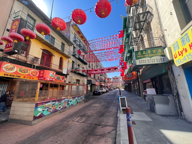 More Photos Of 160 Waverly Pl, San Francisco Storefront Retail Office For Lease