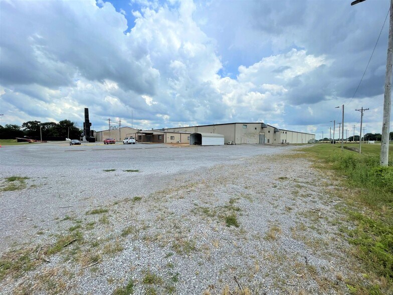 More Photos Of 134 Roger Thomas Rd, Cadiz Warehouse For Sale