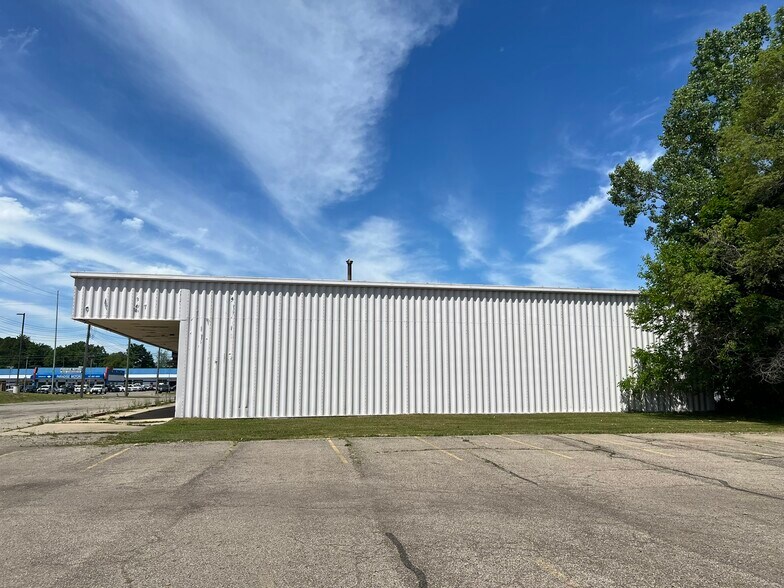 More Photos Of 5505 S Pennsylvania Ave, Lansing Warehouse For Sale