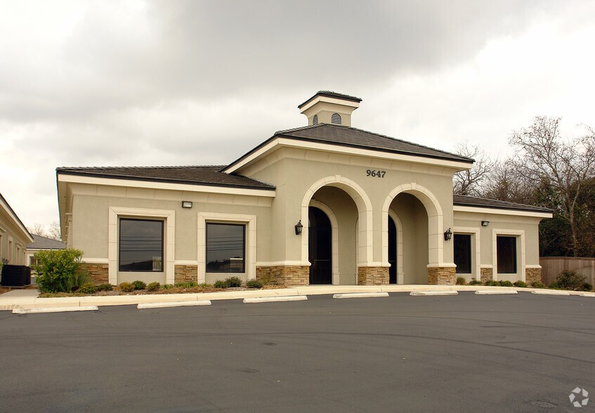 Primary Photo Of 9647 Huebner Rd, San Antonio Medical For Sale