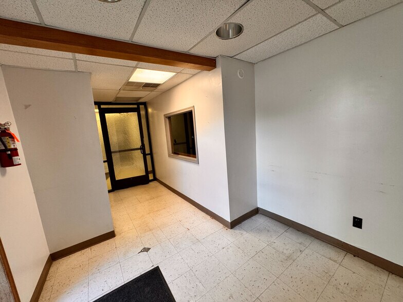 More Photos Of 55 E Main St, Carrollton Office For Sale