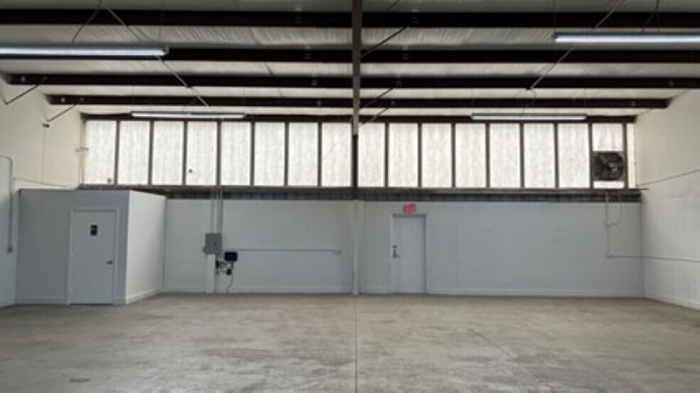 More Photos Of 510 SW 2nd St, Vero Beach Warehouse For Lease