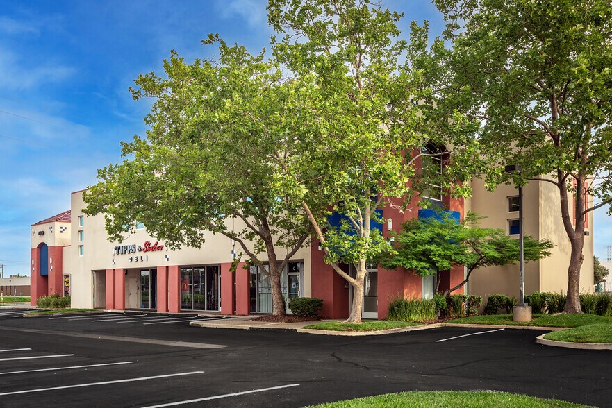 More Photos Of 8100-8109 Fruitridge Rd, Sacramento Storefront Retail Office For Lease