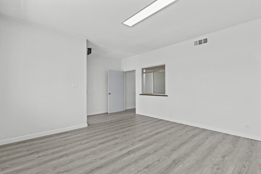 More Photos Of 16705 Hawthorne Blvd, Lawndale Medical For Lease