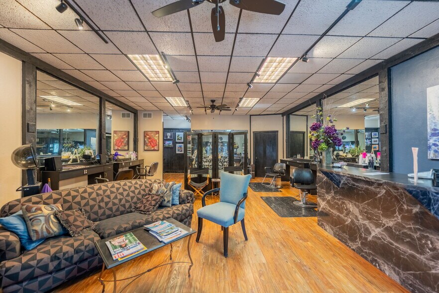 More Photos Of 729 Allegheny River Blvd, Verona Storefront For Sale