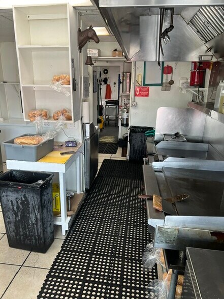 More Photos Of 314-316 Pat Booker Rd, Universal City Restaurant For Sale