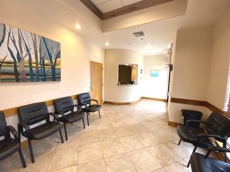 More Photos Of 14131 Metropolis Ave, Fort Myers Medical For Lease