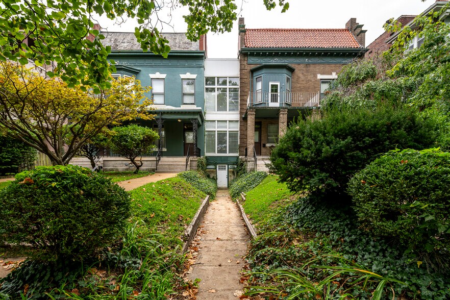 Primary Photo Of 4374-4382 W Pine Blvd, Saint Louis Office For Sale