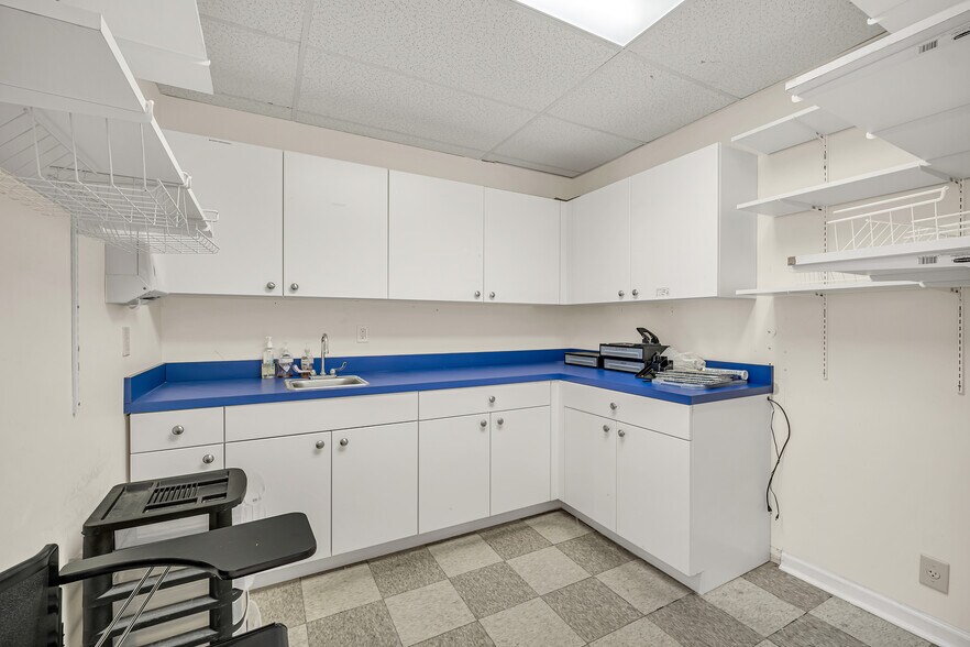 More Photos Of 815 Greenwood Ave, Jenkintown Medical For Sale