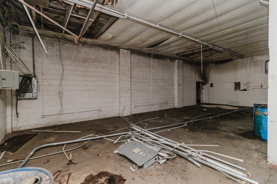 More Photos Of 470 N Seneca St, Wichita Warehouse For Sale