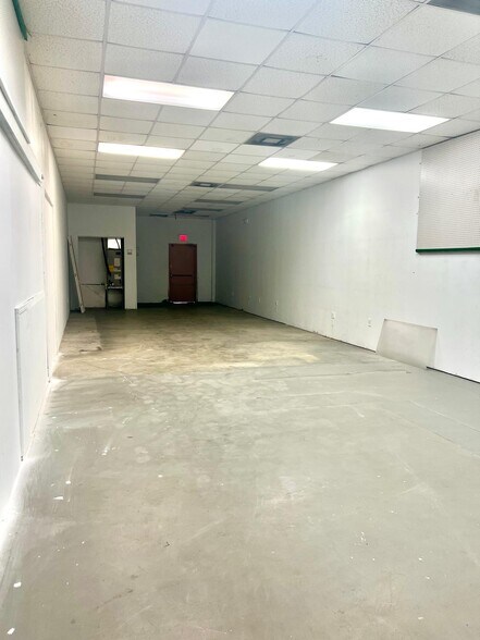 More Photos Of 11710 NW South River Dr, Medley Apartments For Lease