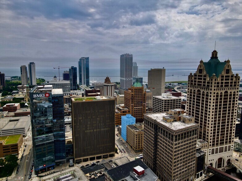 More Photos Of 225 E Mason St, Milwaukee Office Residential For Sale