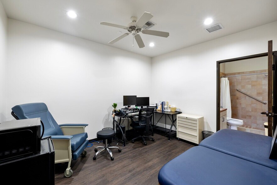 More Photos Of 2128 Babcock Rd, San Antonio Medical For Sale