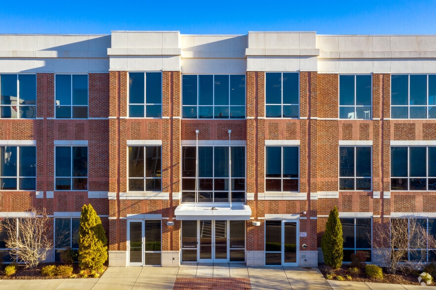 More Photos Of 8832 Blakeney Professional Dr, Charlotte Medical For Sale