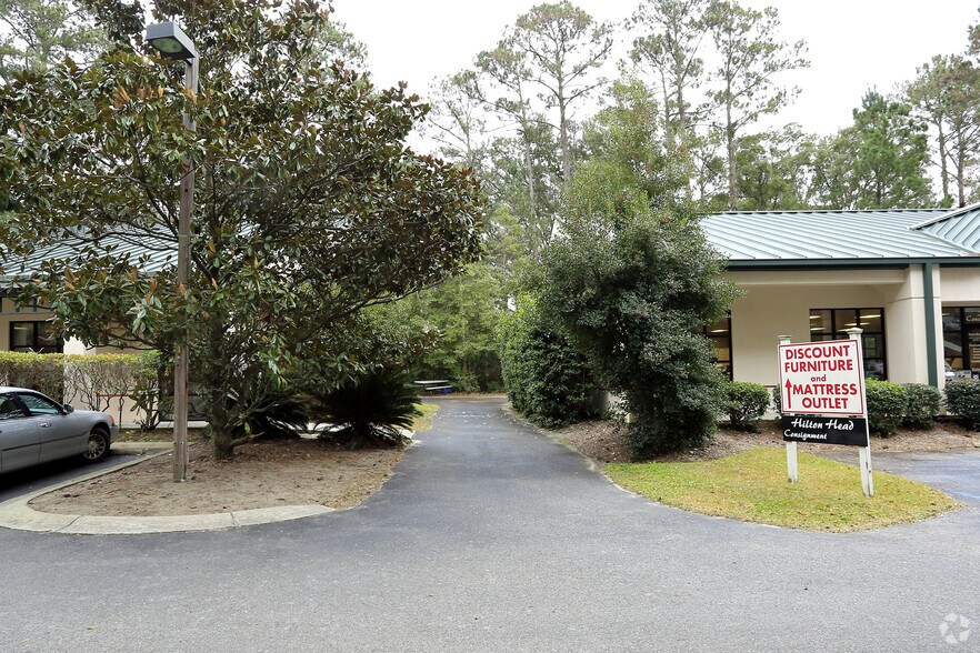 More Photos Of 1504 Fording Island Rd, Bluffton Freestanding For Lease