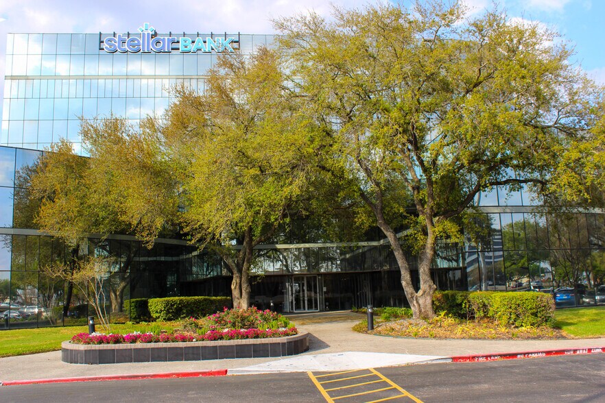 More Photos Of 13100 Northwest Fwy, Houston Office For Lease