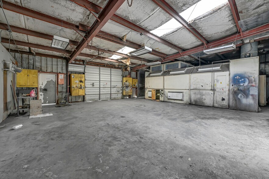 More Photos Of 1517 Spencer Highway, La Porte Auto Repair For Sale