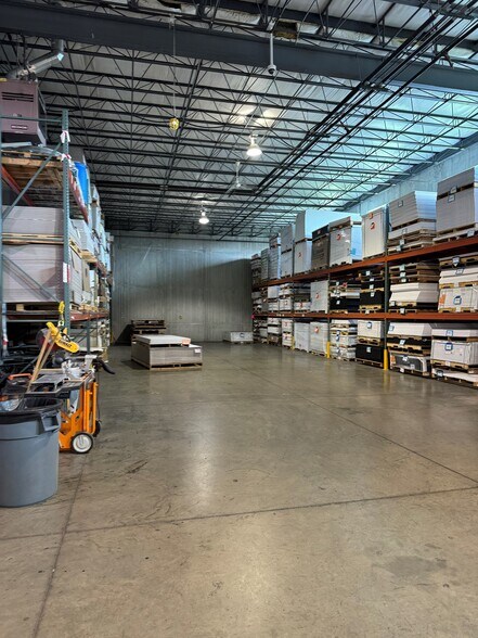 More Photos Of 3001 W Tech Blvd, Miamisburg Light Distribution For Sale