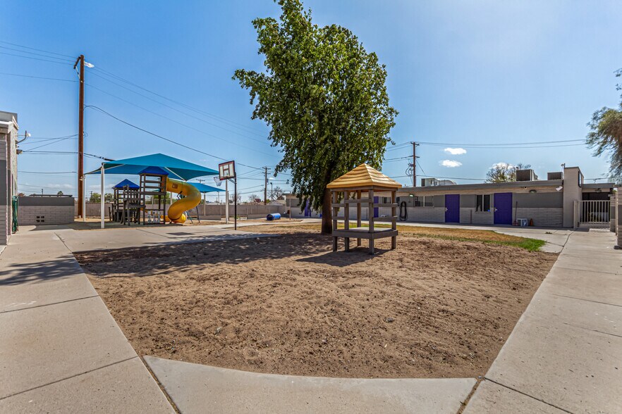 More Photos Of 5827 N 35th Ave, Phoenix Schools For Sale