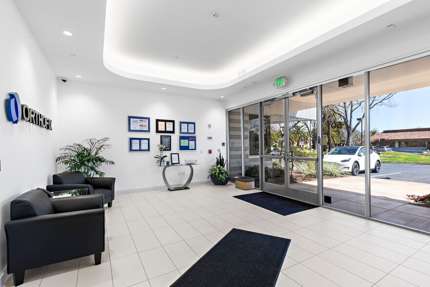 More Photos Of 501 Mercury Dr, Sunnyvale Research And Development For Lease